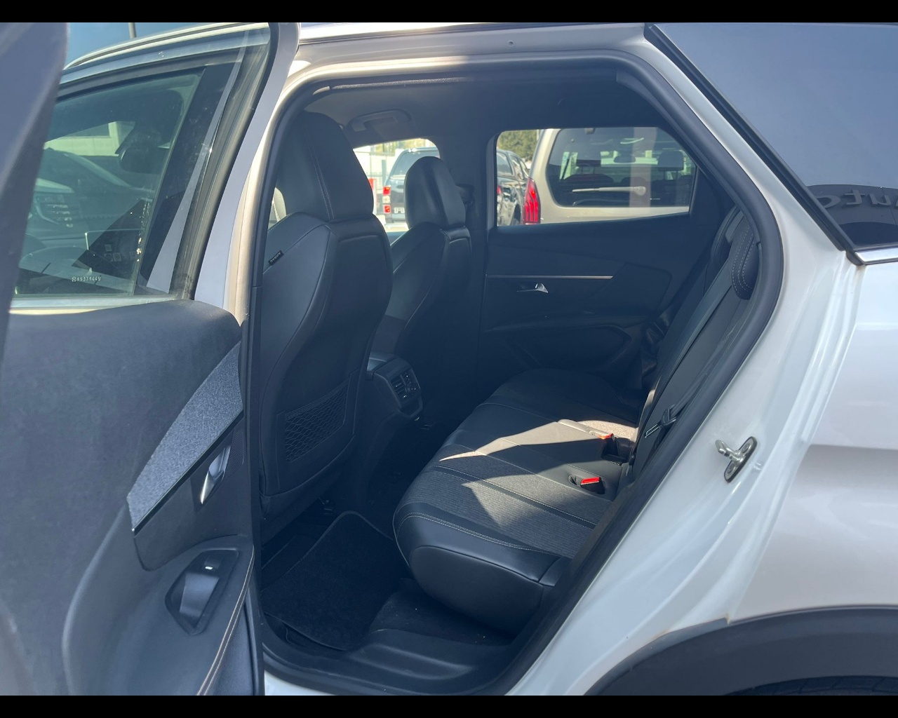 Foto PEUGEOT 3008 1.5 bluehdi GT Line s&s 130cv