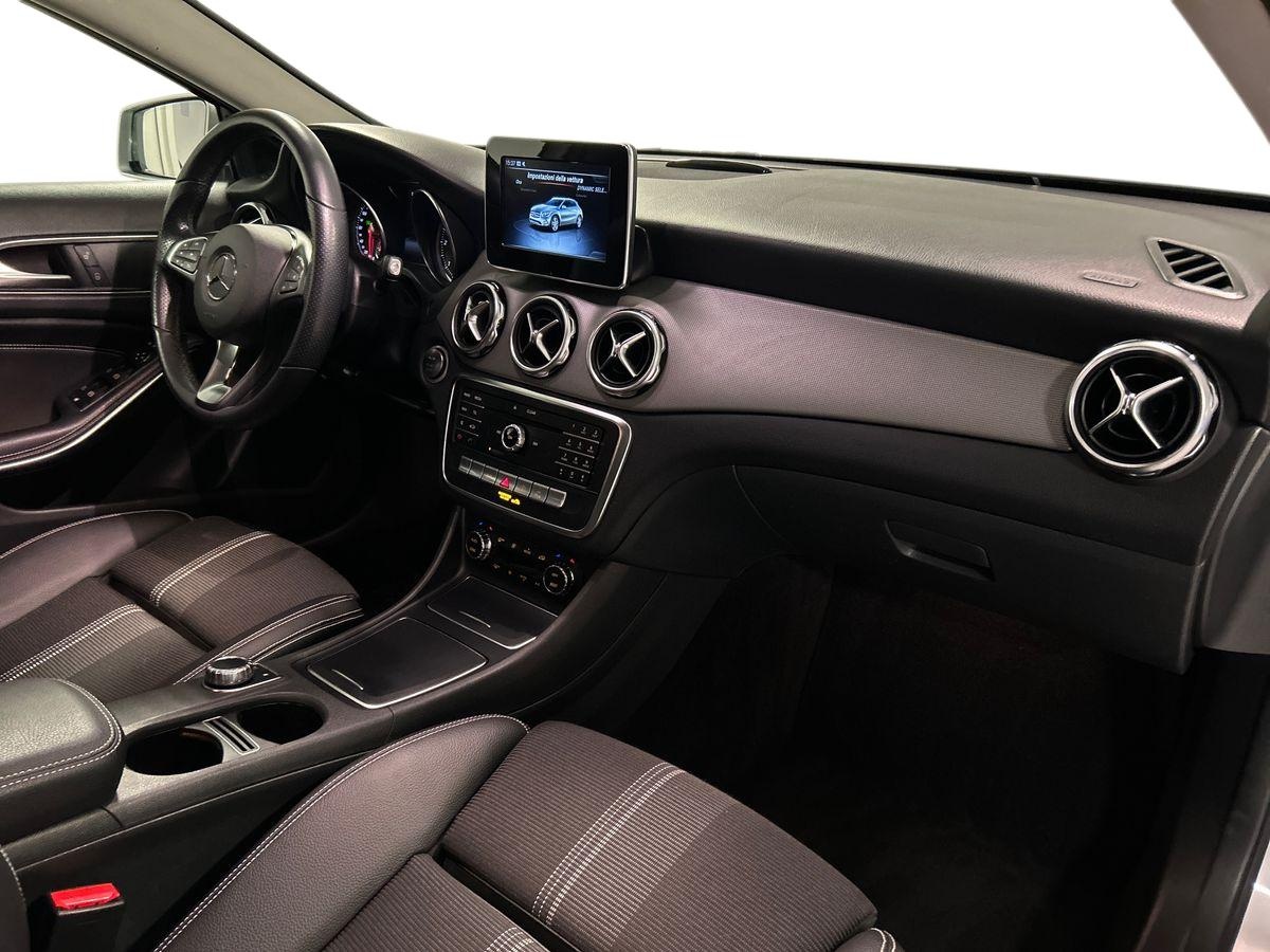 Mercedes GLA GLA 200 D Sport 7G-DCT - 15