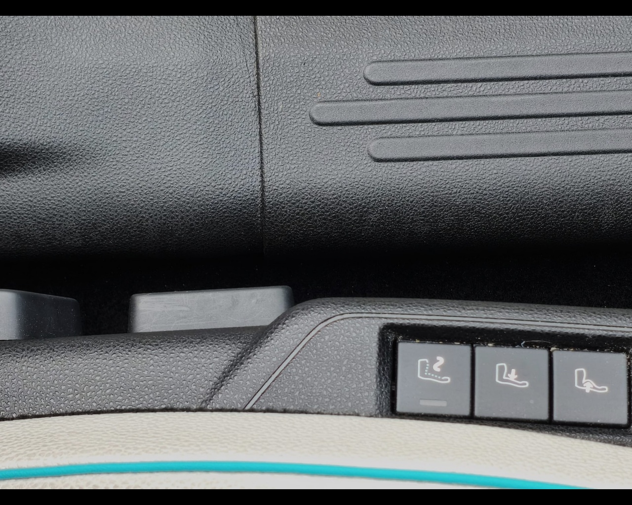 Foto FIAT 600 1.2 hybrid La Prima 110cv auto