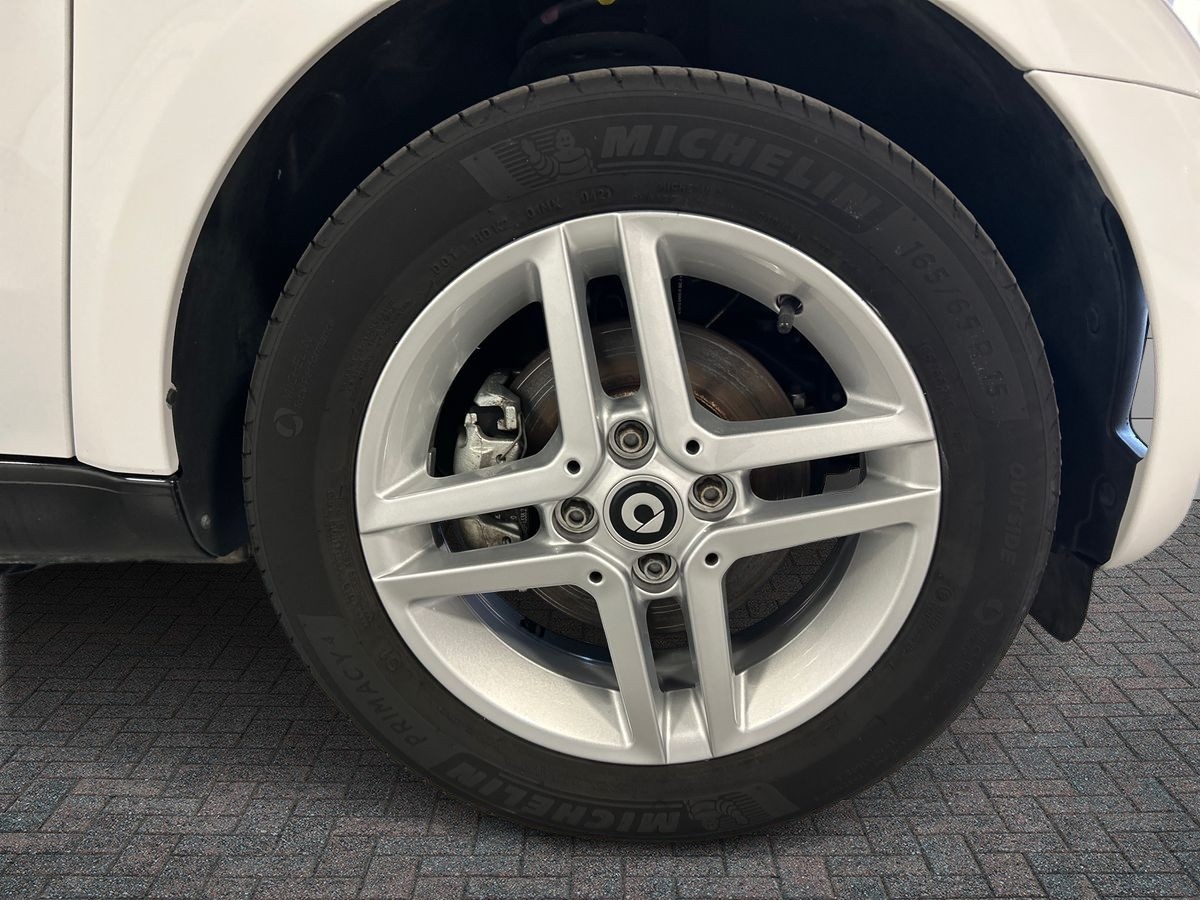 smart fortwo fortwo 4,6kW EQ Pure - 17