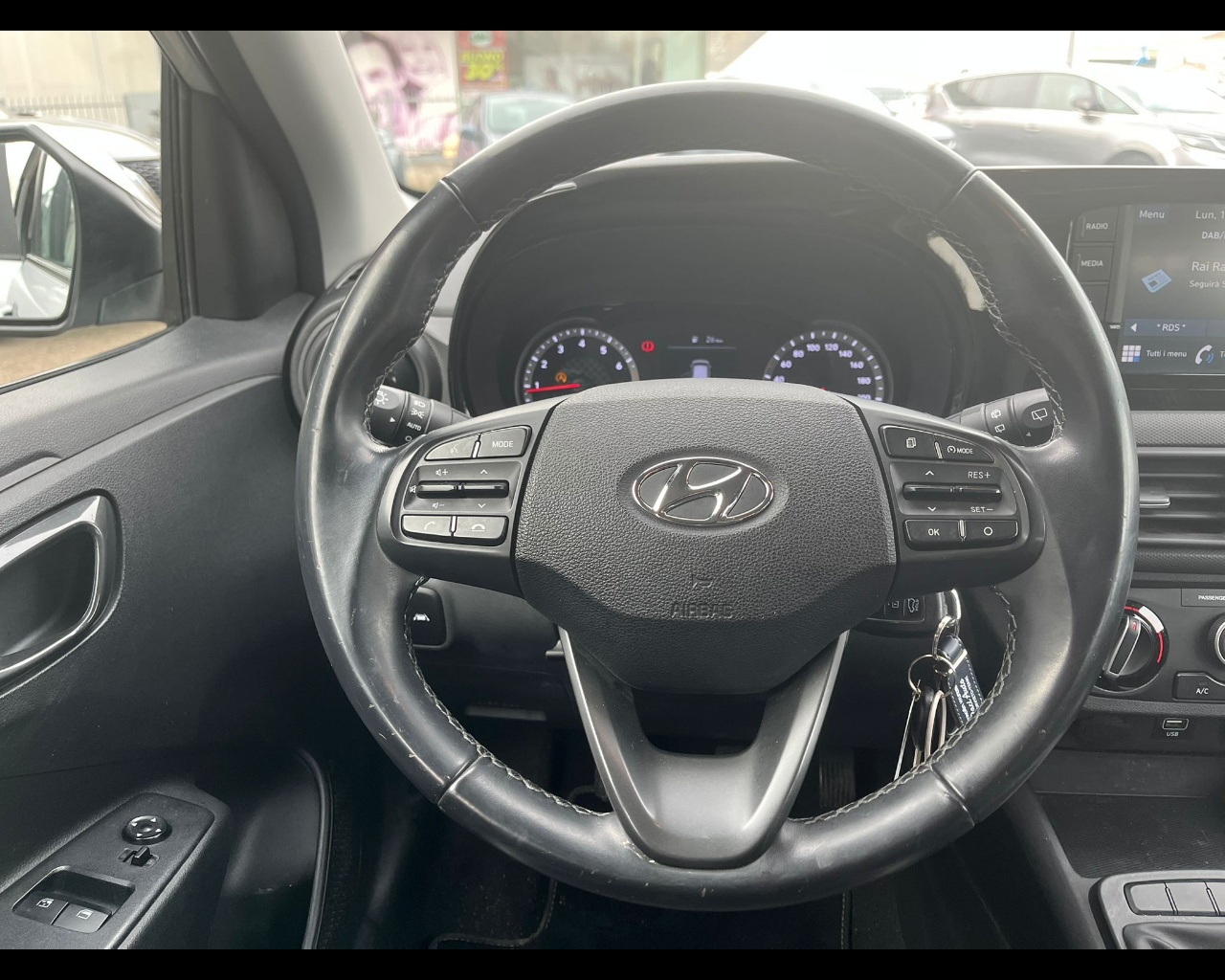 Foto HYUNDAI i10 1.0 mpi Tech Connect Pack