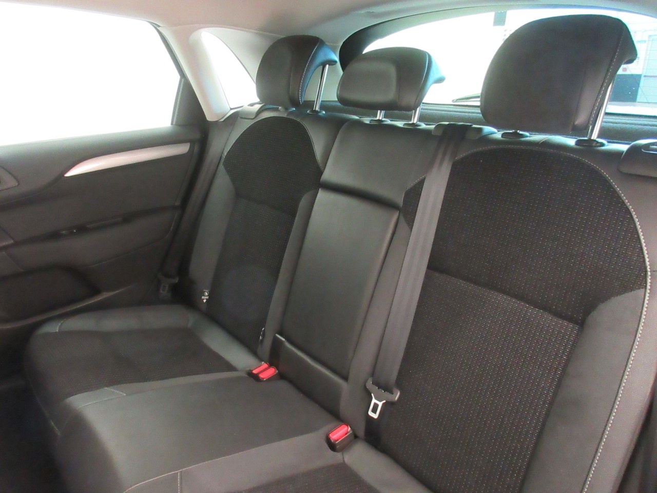 Citroen C4 C4 Berlina 1.6 e-HDi airdream Exclusive CMP-6 - 13