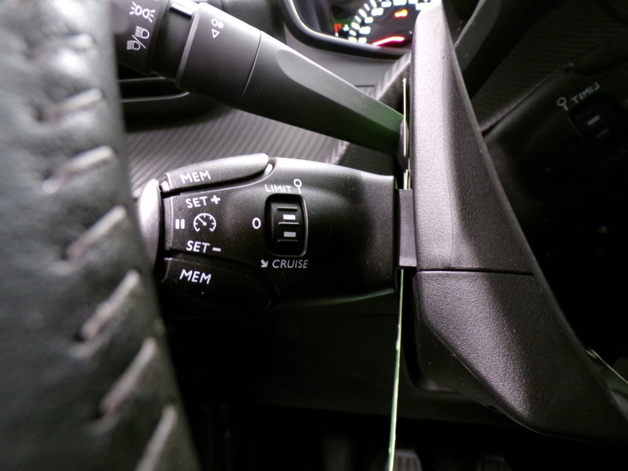 Peugeot 2008 2008 1.5 BlueHDi 110cv Active - 16