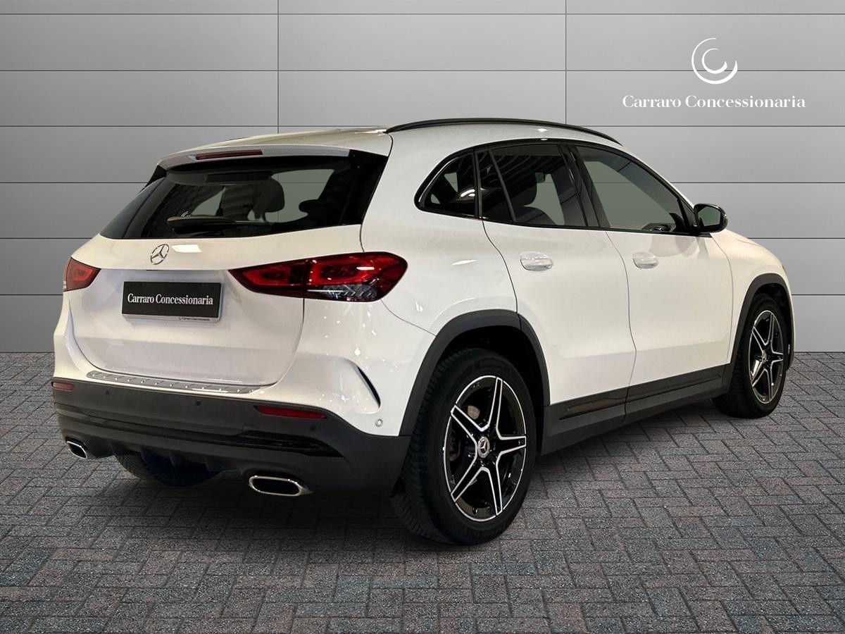 Mercedes GLA GLA 200 D Premium 4Matic 8G-DCT - 2