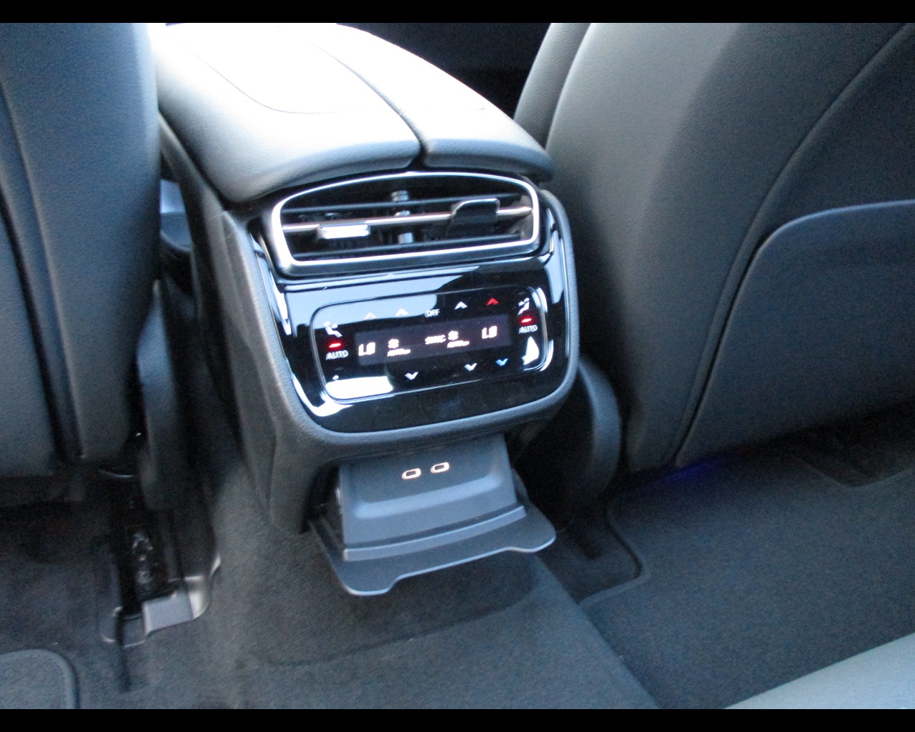 Mercedes EQE EQE 350+ Launch Edition PREMIUM - 14