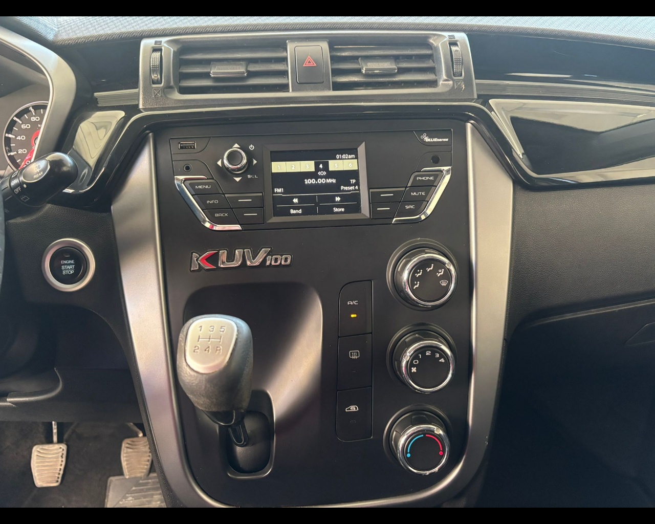 Foto MAHINDRA KUV100 1.2 K6+