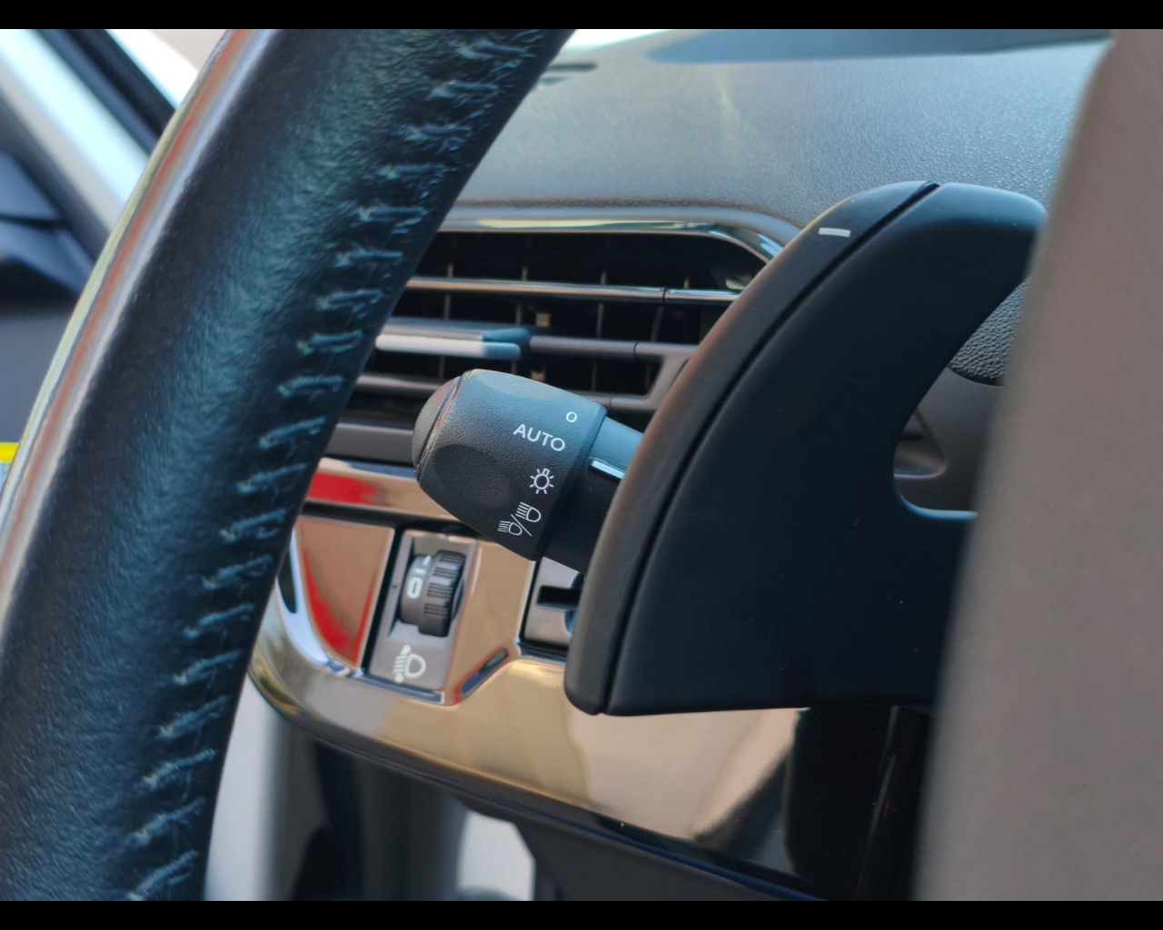 Foto CITROEN C4 Grand Spacetourer 1.5 bluehdi Business 7p. s&s 130cv eat8