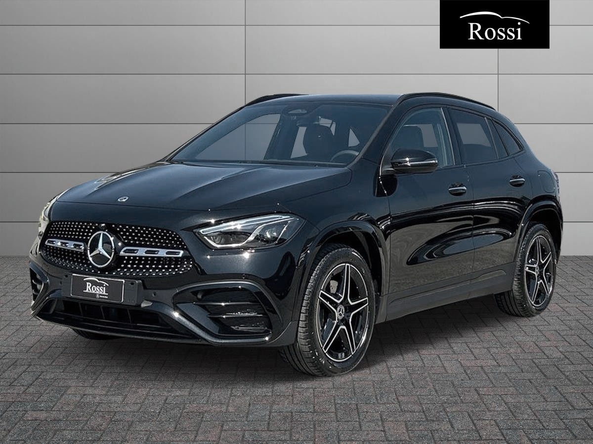 Mercedes-Benz GLA 250 e con tecnologia ibrida EQ
