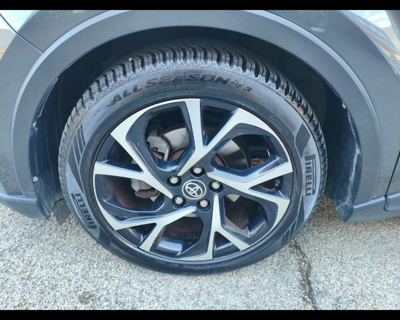Foto TOYOTA C-HR 1.8h Trend e-cvt