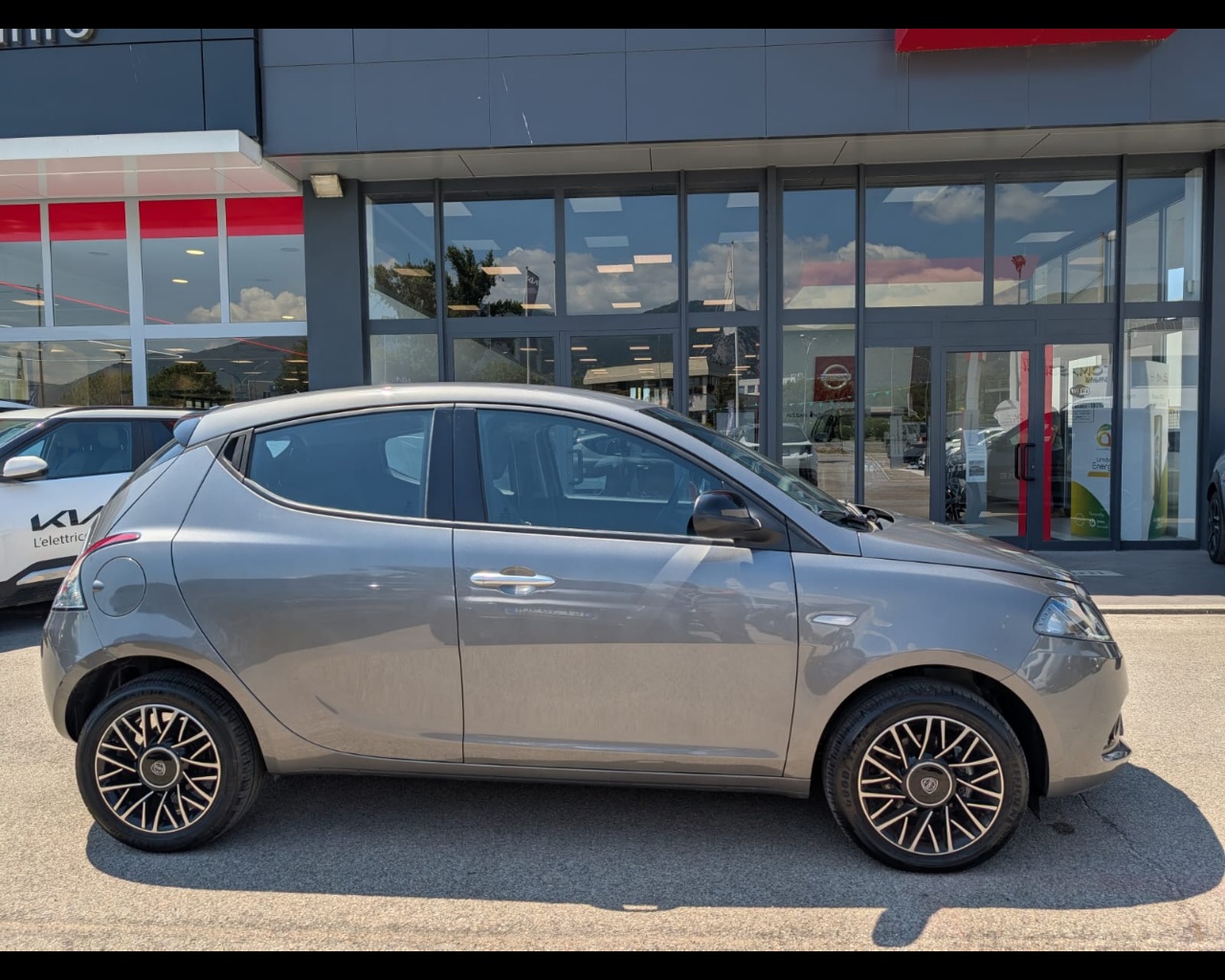 Foto LANCIA Ypsilon 1.0 firefly hybrid Platino s&s 70cv