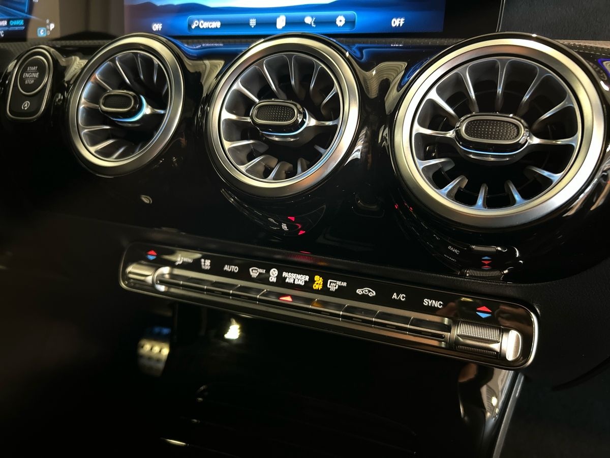 Mercedes-AMG Classe A AMG Classe A AMG 35 Premium Plus AMG 4Matic Speedshift DCT AMG 8G - 14