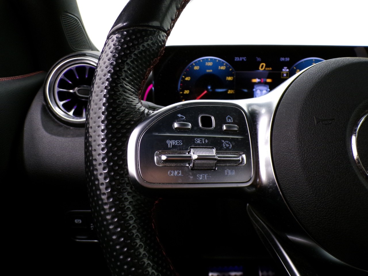 Mercedes GLB GLB 180 D Premium 8G-DCT - 17