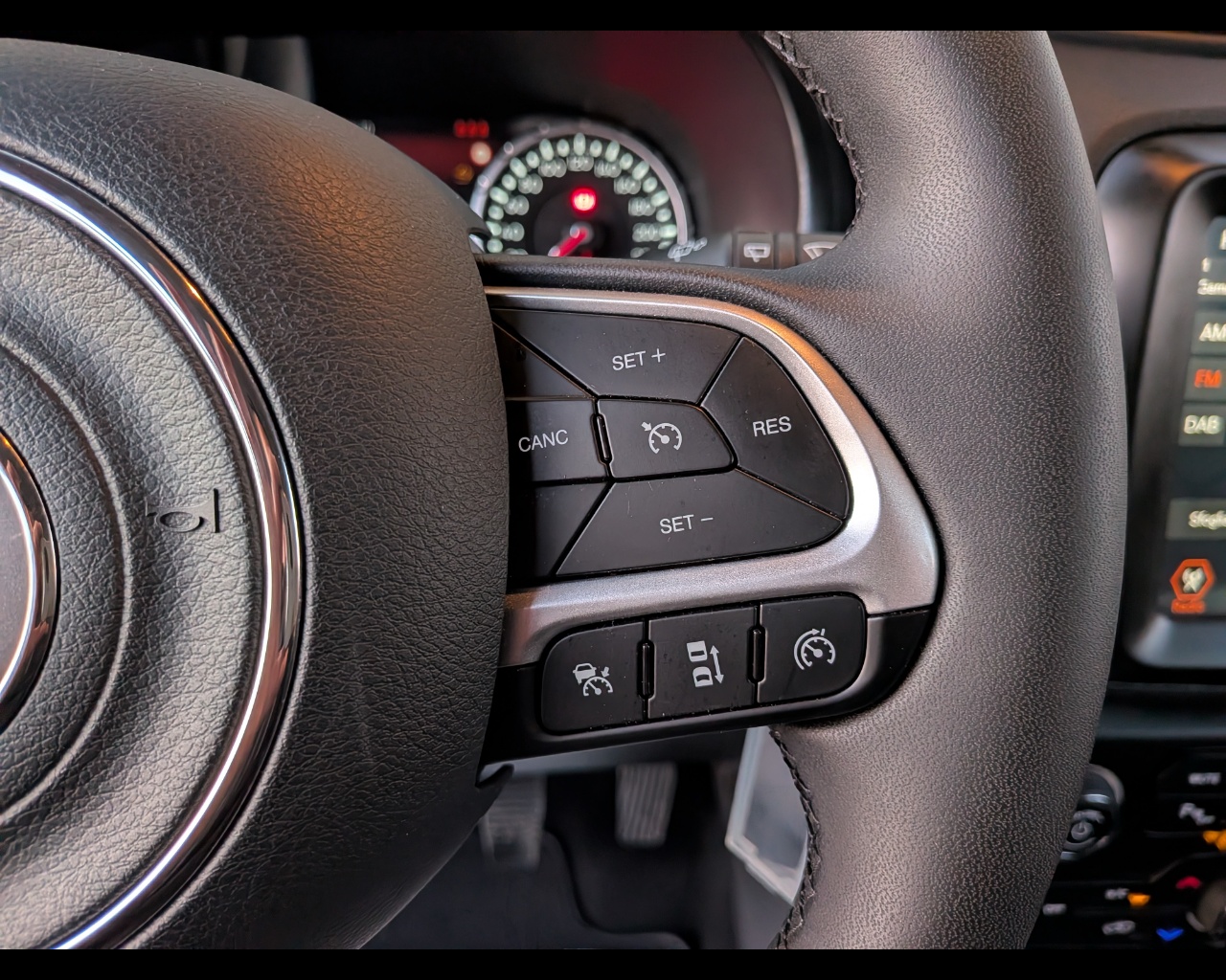 Foto JEEP Renegade 1.6 mjt Limited 2wd 130cv