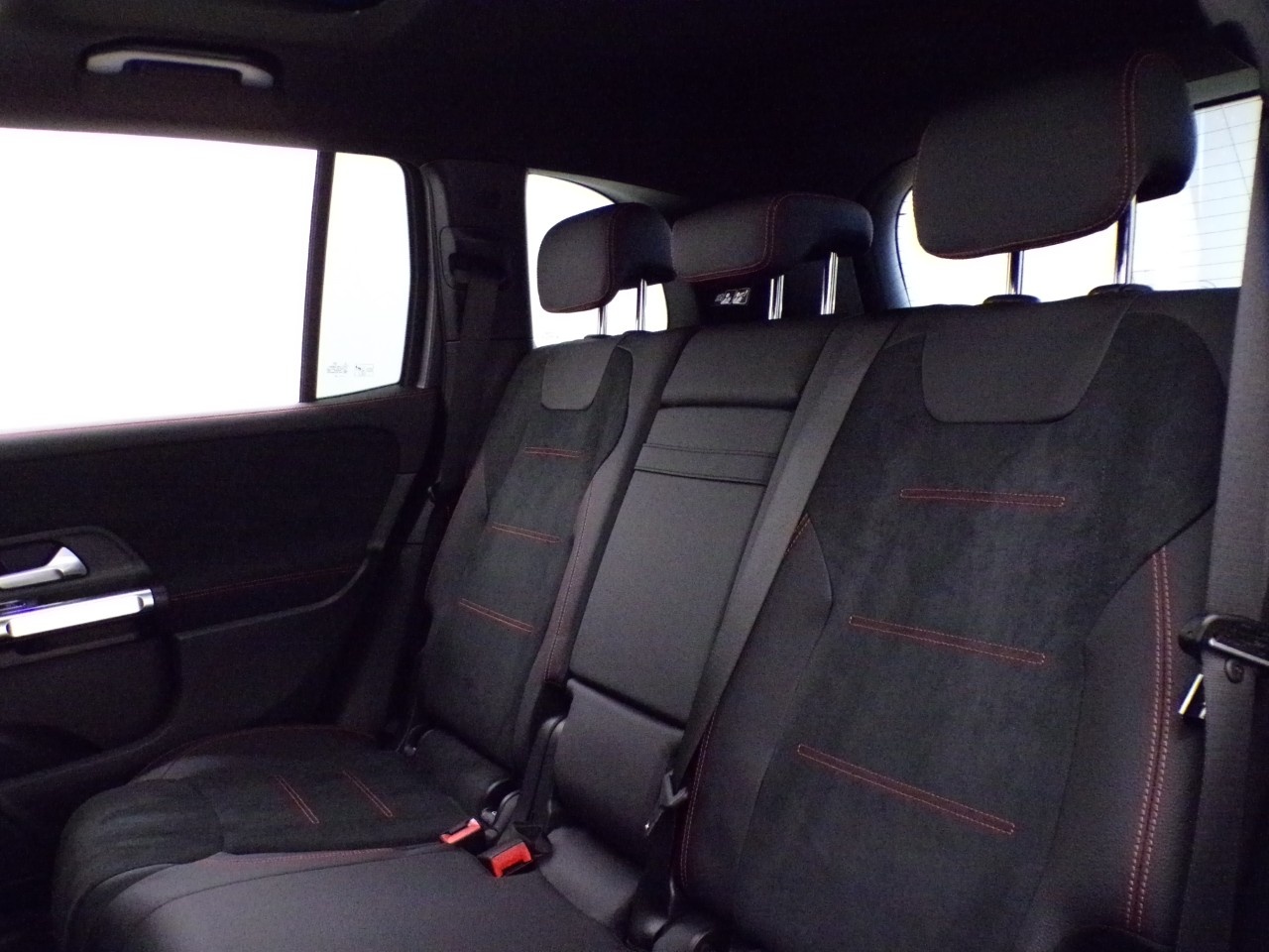 Mercedes  GLB 200 D AMG Line Advanced Plus Seaside Edition 8G-DCT - 15
