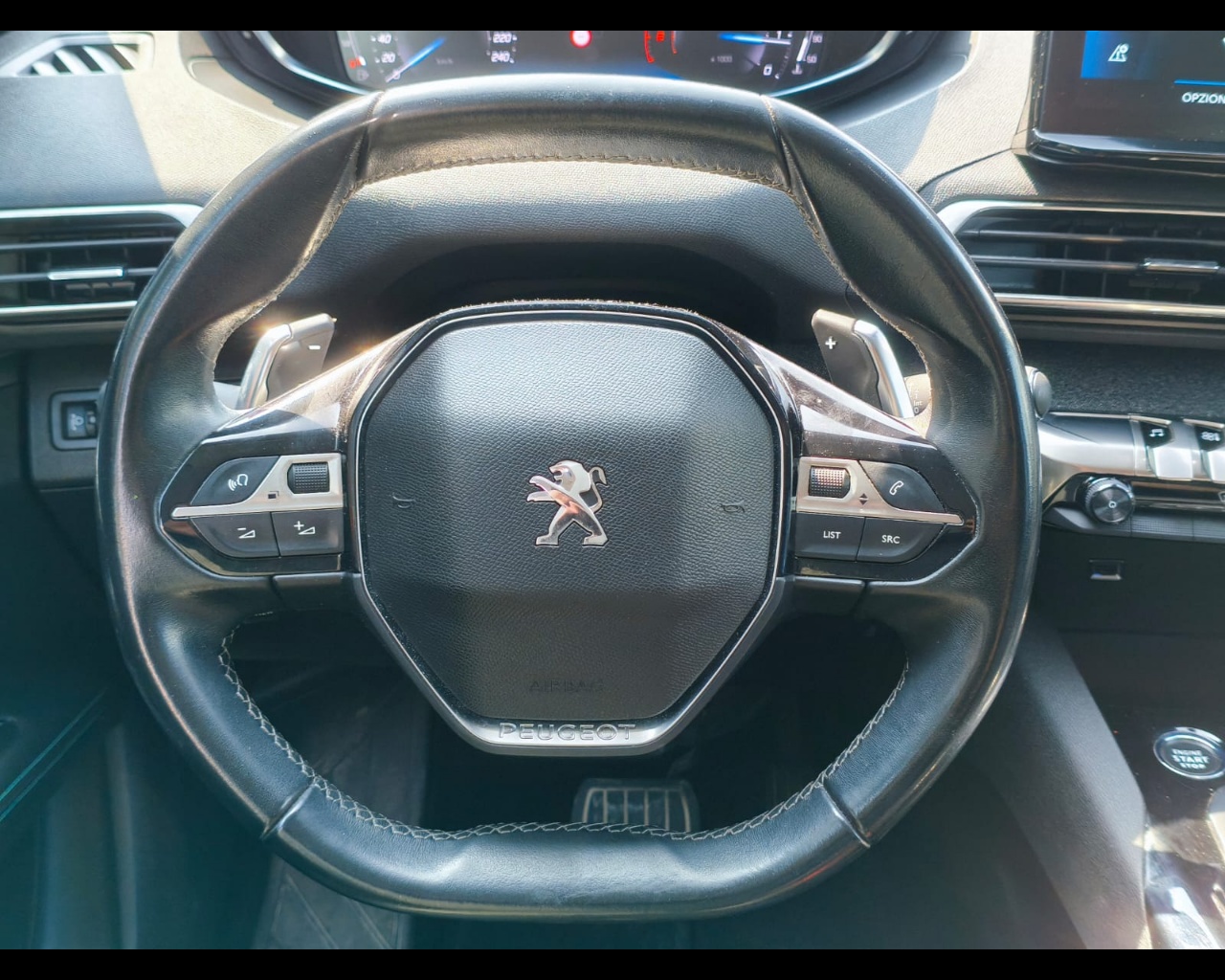 Foto PEUGEOT 3008 1.5 bluehdi Allure Pack s&s 130cv eat8