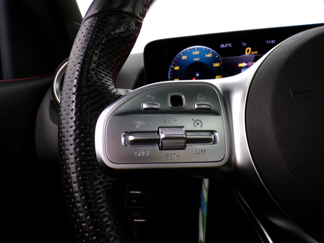 Mercedes GLB GLB 200 D Premium 8G-DCT - 18