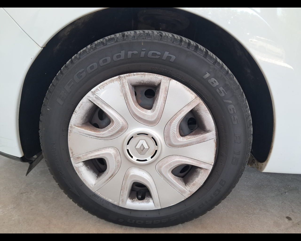 Foto RENAULT Clio 5p 1.2 Wave 75cv