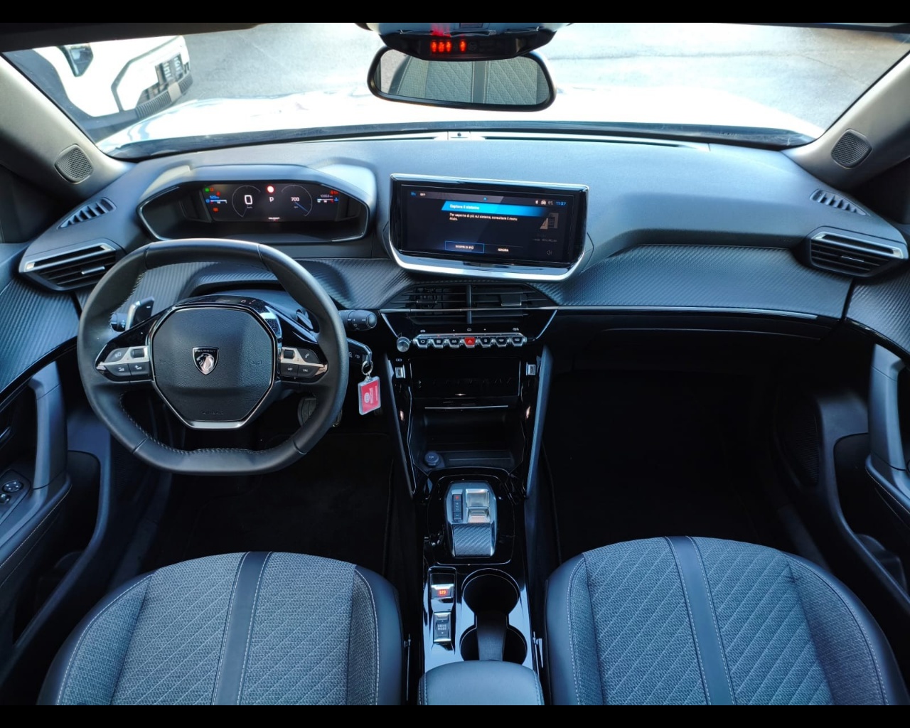 Foto PEUGEOT 2008 1.2 puretech Allure s&s 130cv eat8