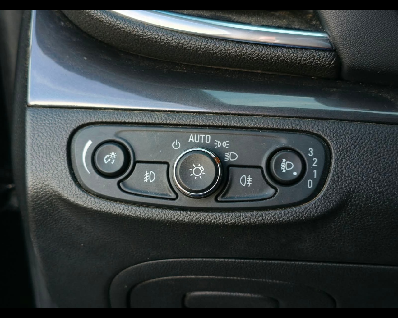 Foto OPEL Mokka X 1.6 cdti Innovation 4x2 136cv auto