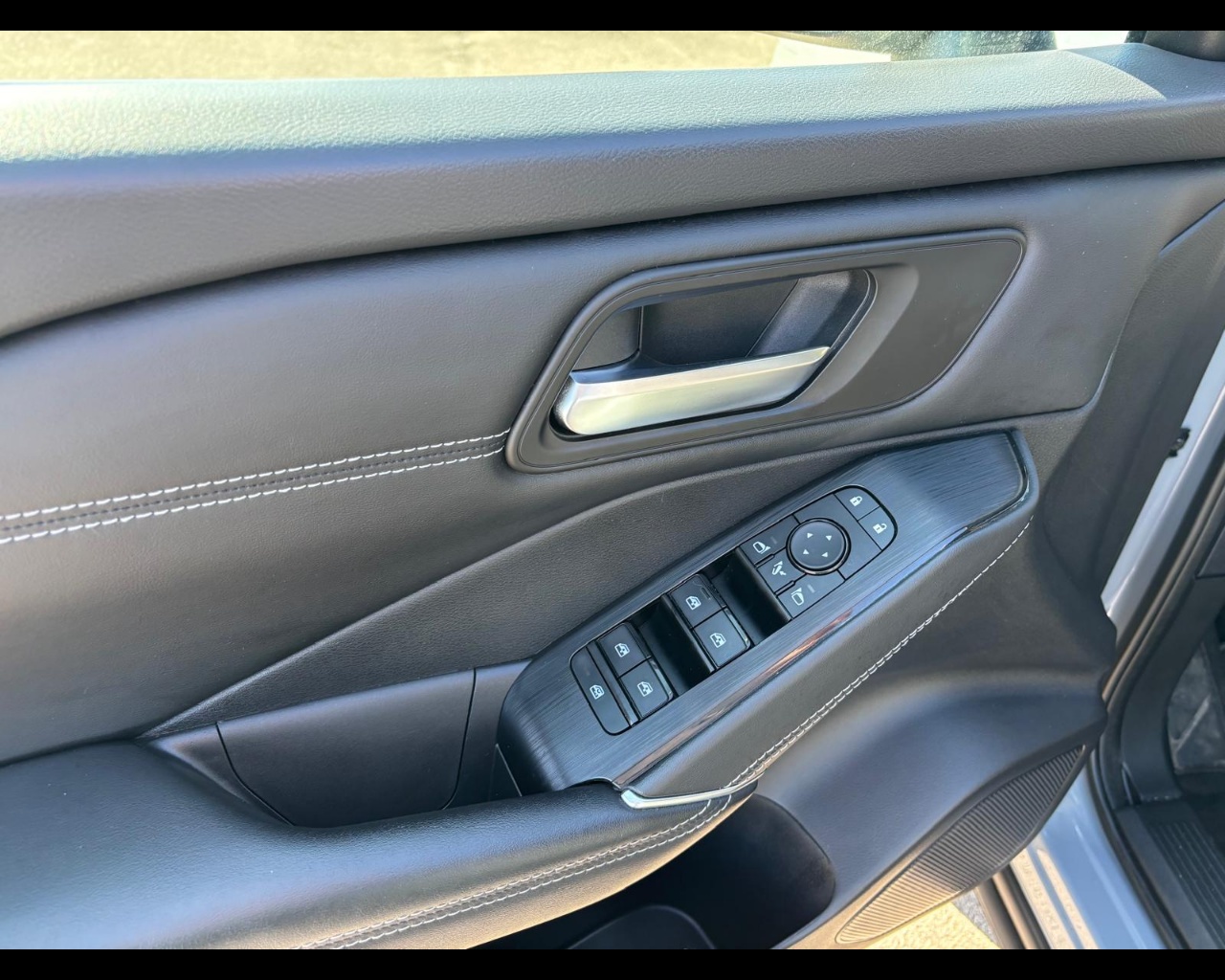 Foto NISSAN Qashqai 1.3 mhev N-Connecta 2wd 140cv