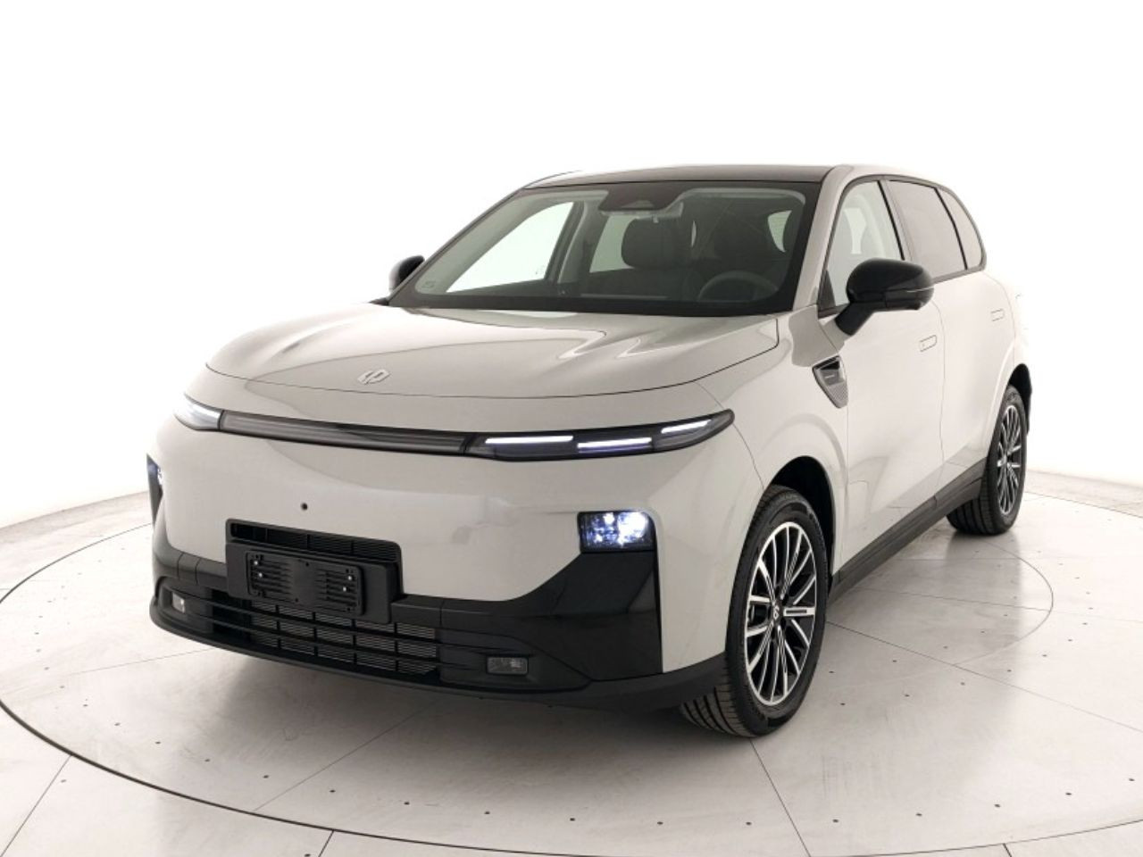 Leapmotor B10 Nuovo Ibrido benzina B10 Porto Mantovano