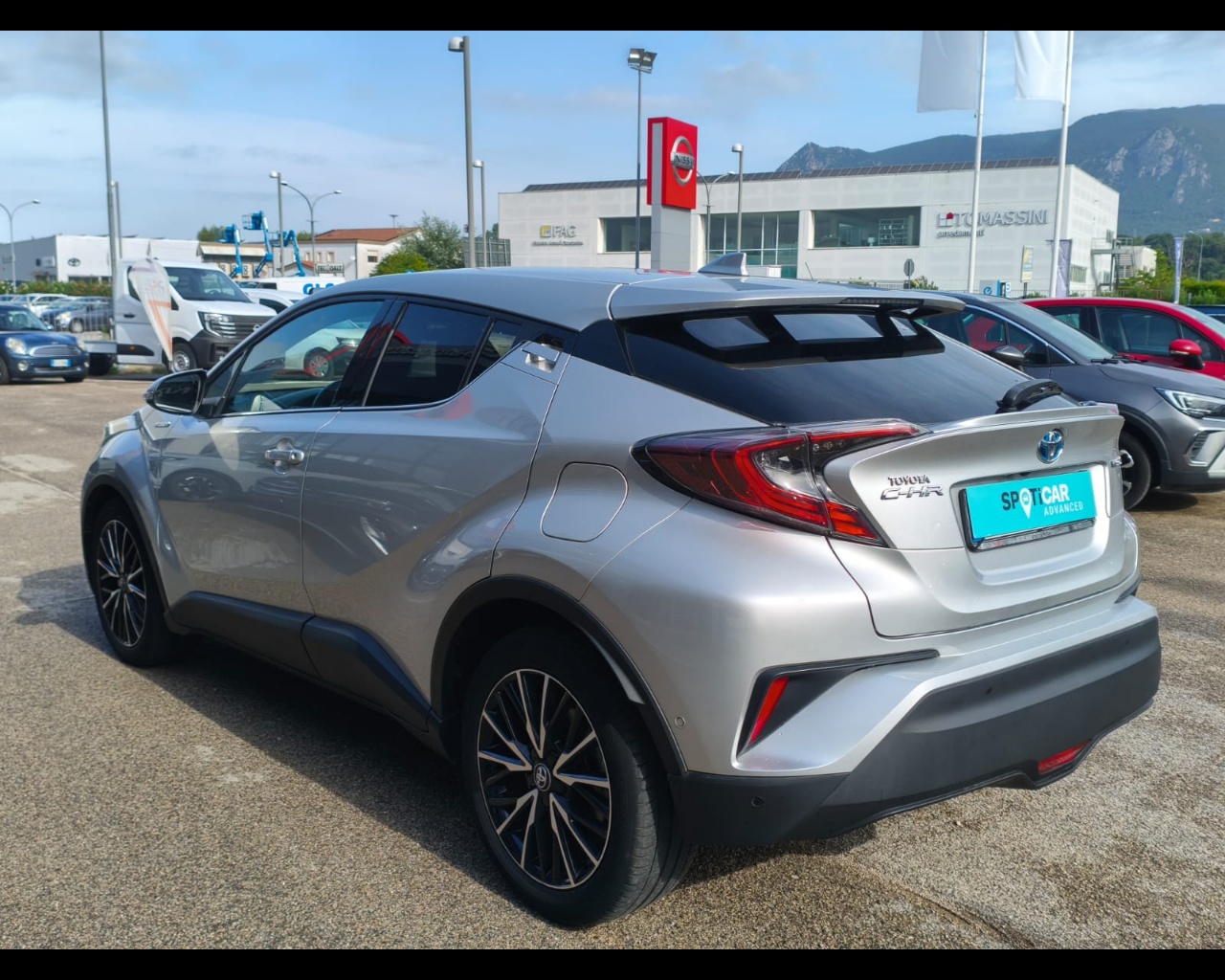 Foto TOYOTA C-HR 1.8h Lounge 2wd e-cvt
