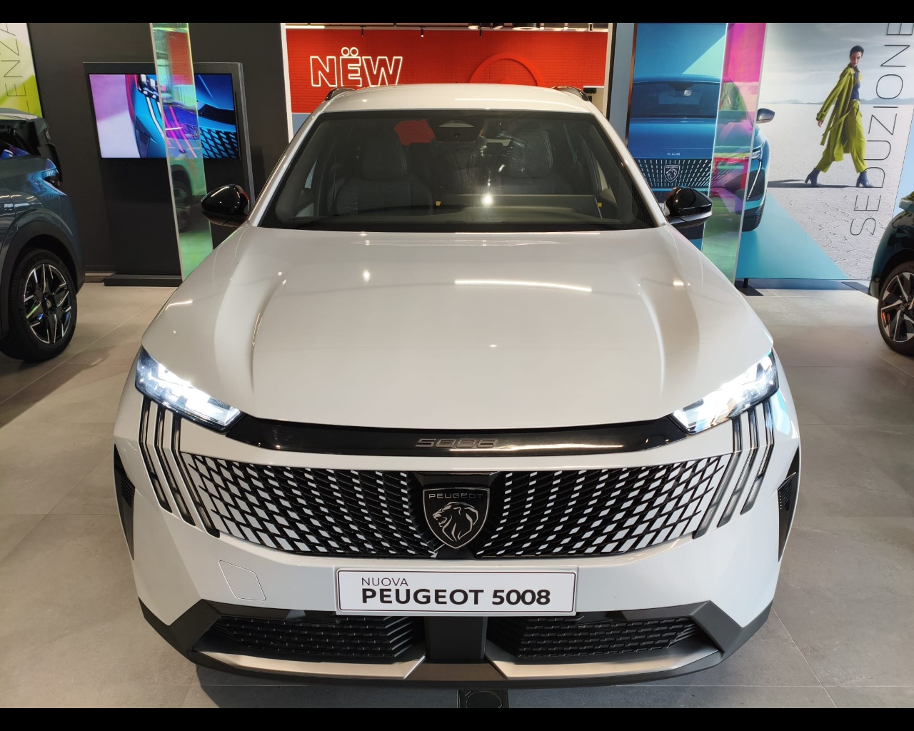 Foto PEUGEOT 5008 1.2 hybrid Allure 145cv e-dcs6