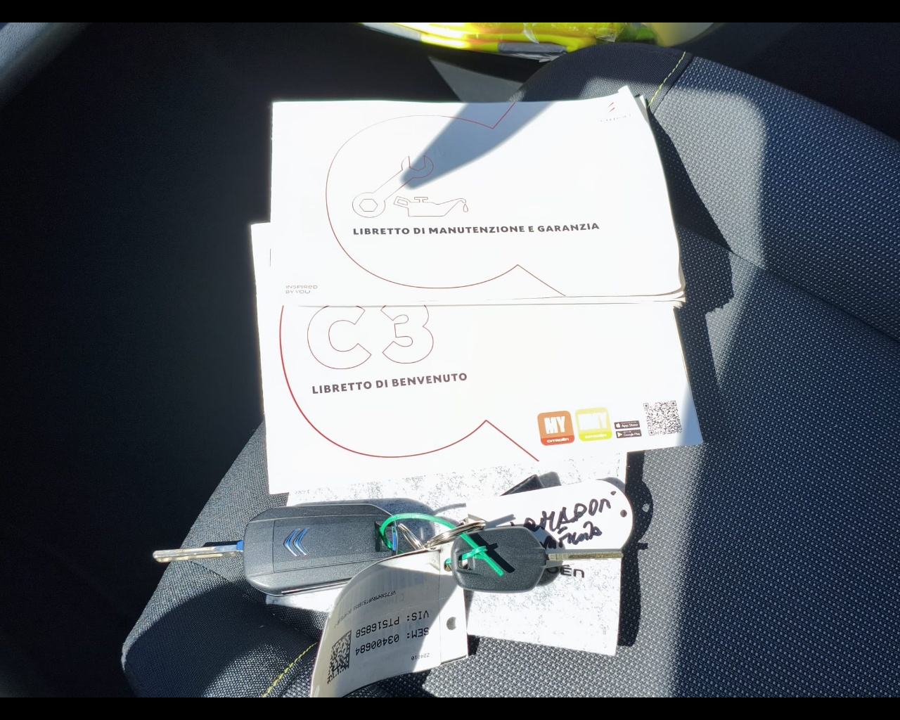 Foto CITROEN C3 1.2 puretech C-Series s&s 83cv neopatentati