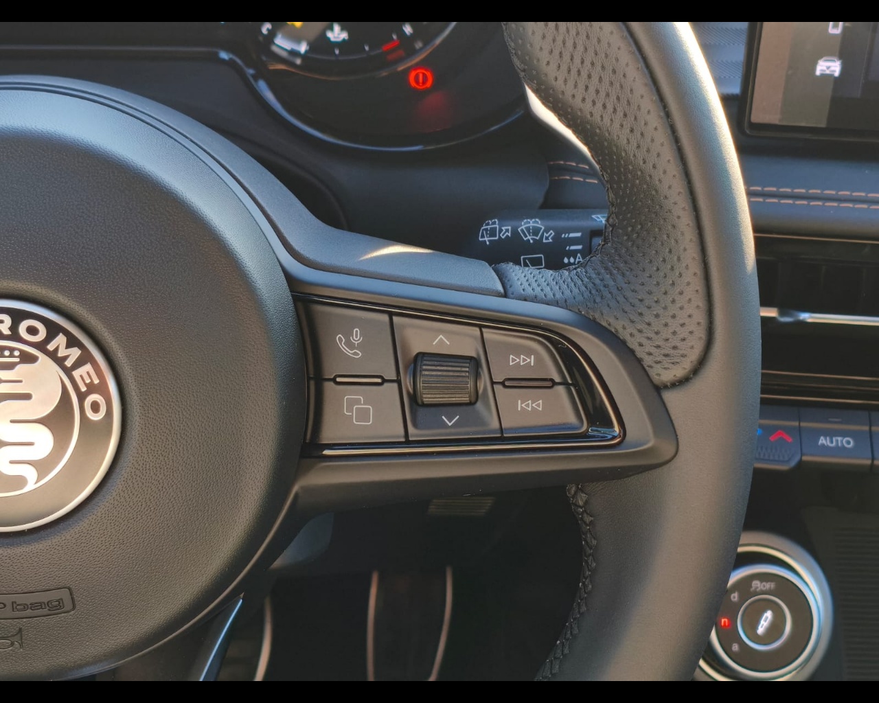 Foto ALFA ROMEO Tonale 1.5 hybrid Veloce 160cv tct7