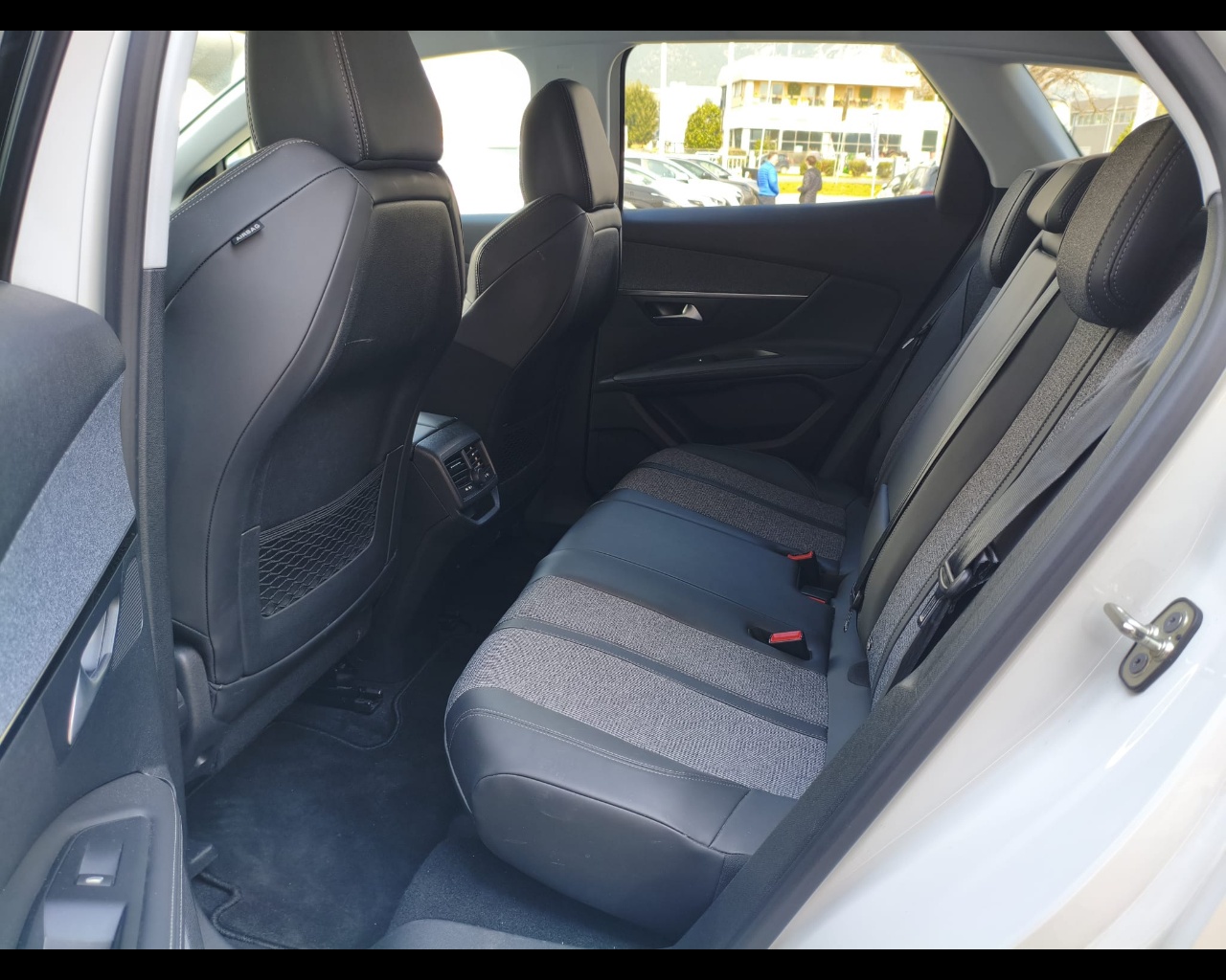 Foto PEUGEOT 3008 1.2 puretech t Allure s&s 130cv 