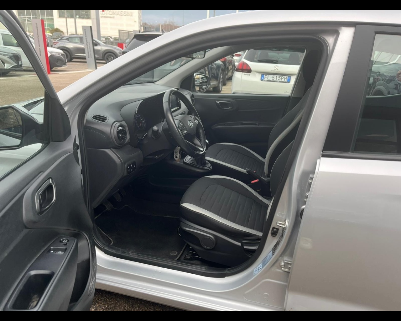 Foto HYUNDAI i10 1.0 mpi Tech Connect Pack