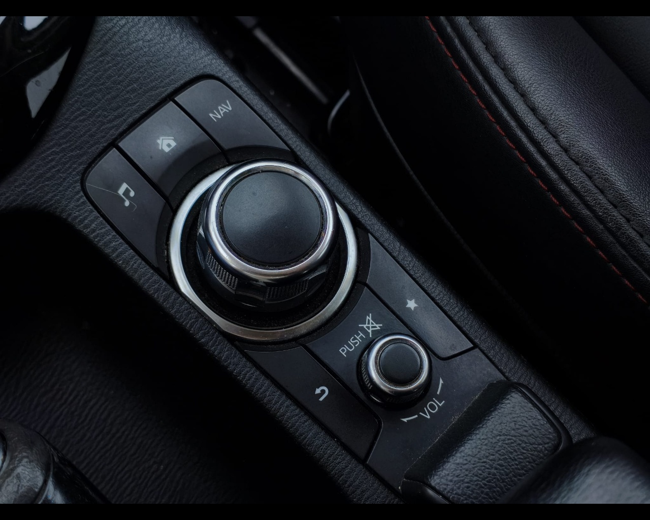 Foto MAZDA CX-3 1.5d Luxury edition 2wd 105cv