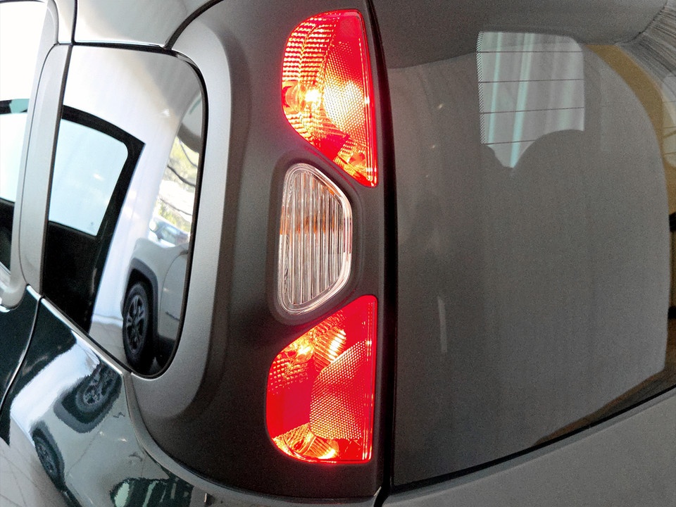 FIAT Panda 1.0 firefly hybrid Cross s&s 70cv 5p.ti Ibrida usato - 19
