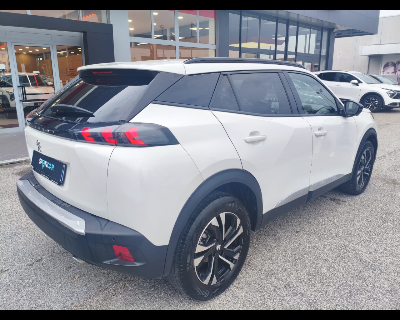 Foto PEUGEOT 2008 1.5 bluehdi Allure Pack s&s 130cv eat8