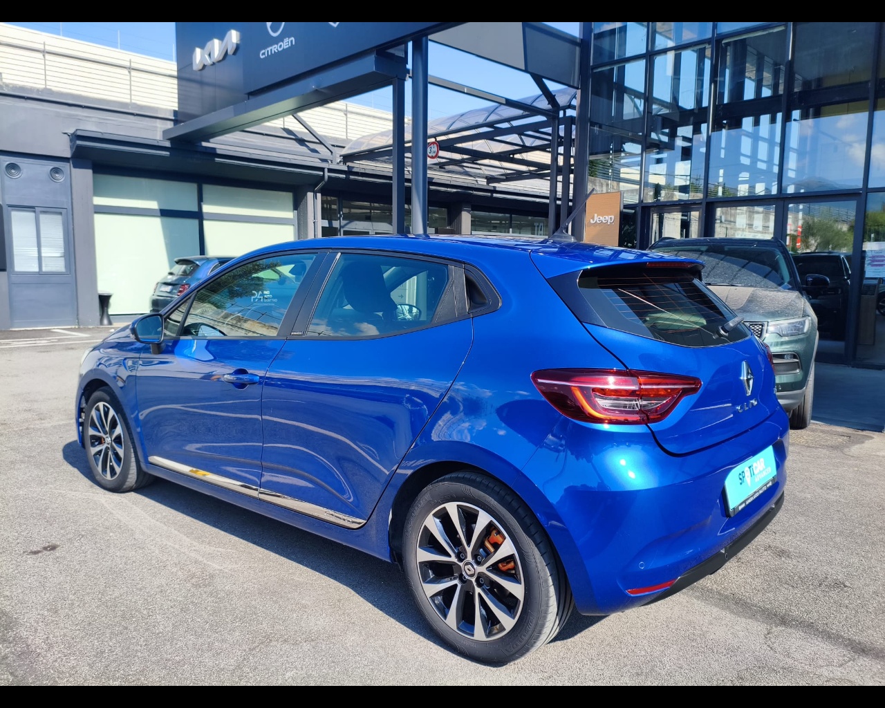 Foto RENAULT Clio 1.6 E-Tech hybrid Zen 140cv auto 