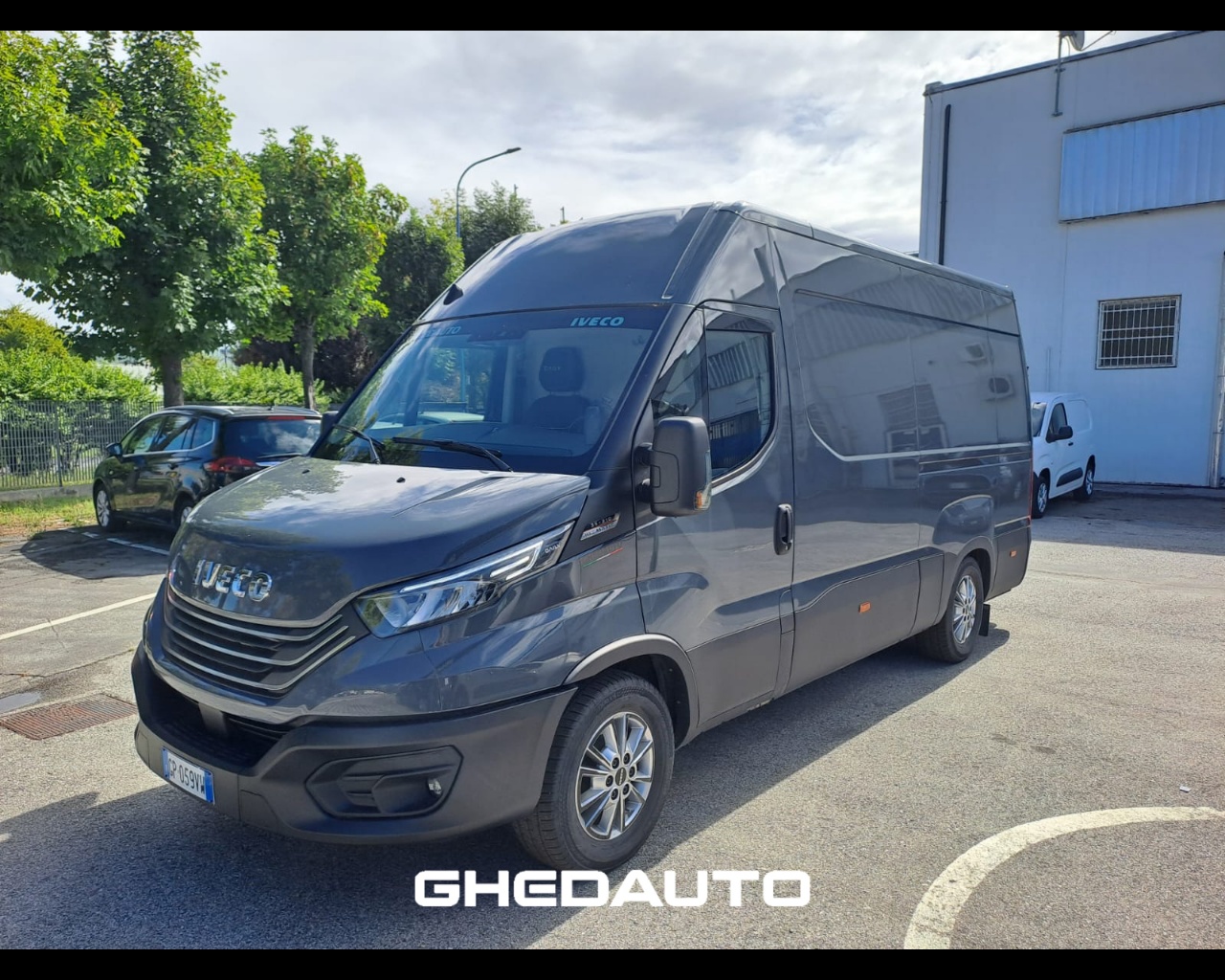 IVECO Daily V 35.21 HI-MATIC 2022 Daily 35 S21H3.0 A8 V H2 3520L HD Diesel usato