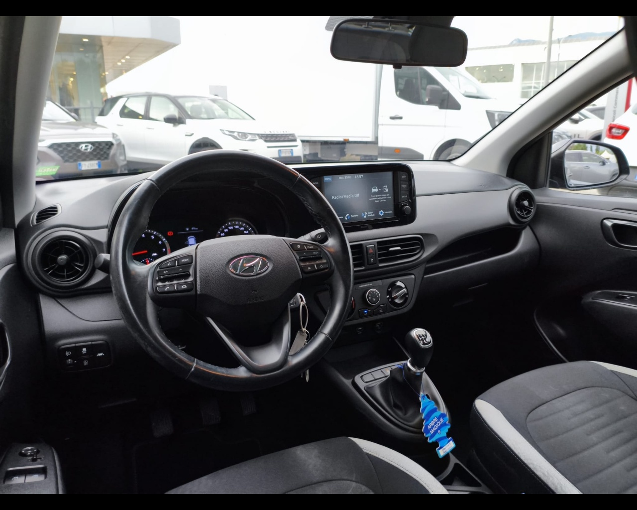 Foto HYUNDAI i10 1.0 mpi Tech Connect Pack