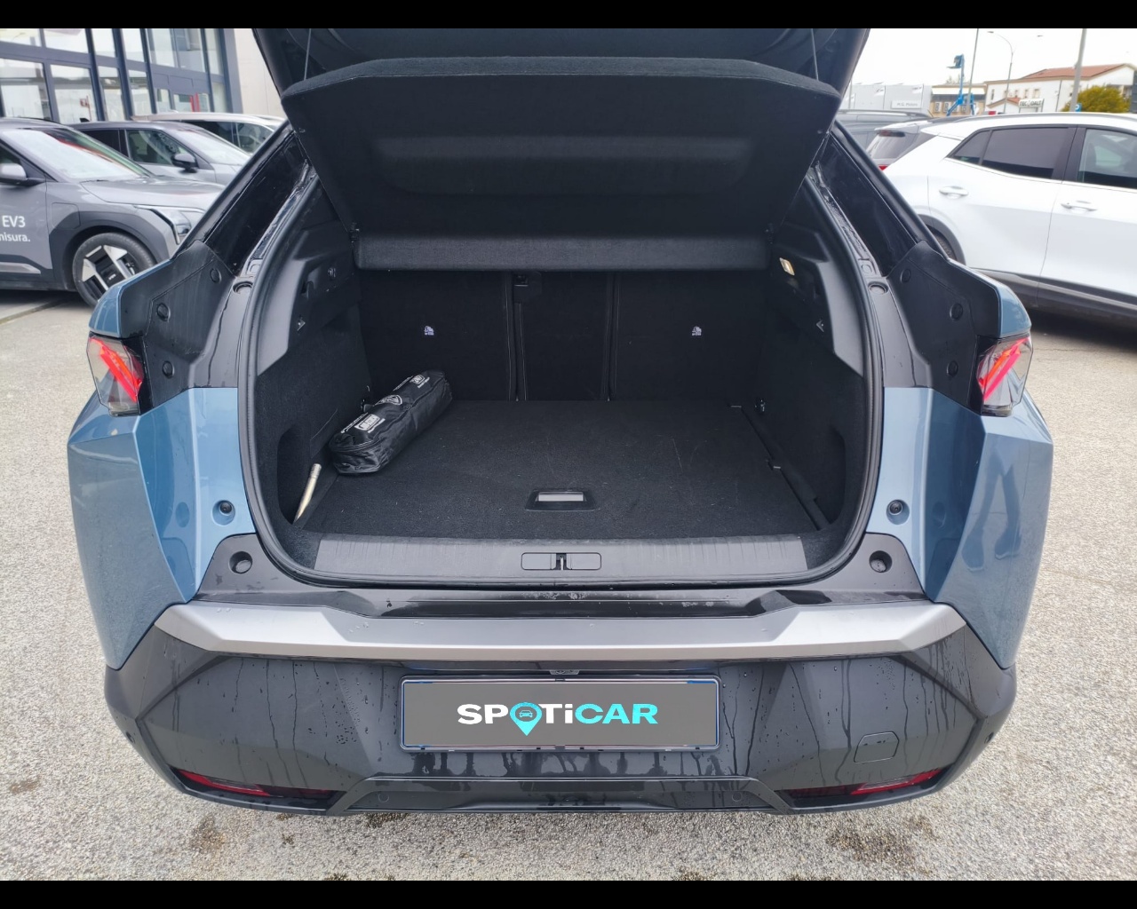 Foto PEUGEOT 3008 1.2 hybrid GT 145cv e-dcs6