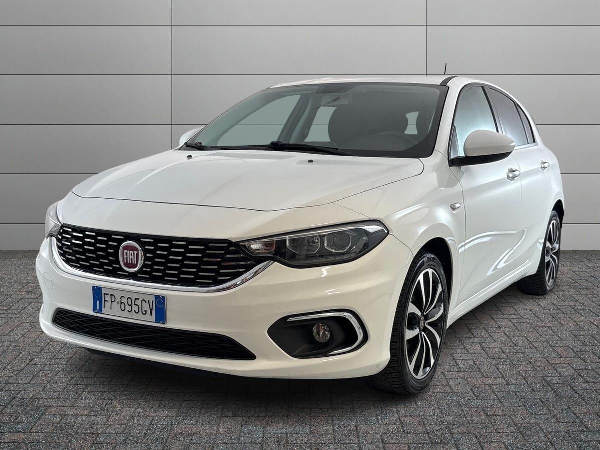 Foto veicolo FIAT Tipo 5 porte II 2016 Tipo 5 porte II 2016 - Tipo 5p 1.6 mjt Lounge s&s 120cv Diesel