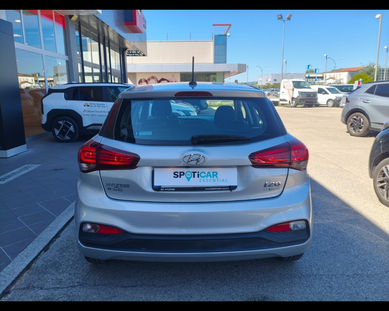 Foto HYUNDAI i20 5p 1.2 mpi Connectline econext Gpl 73cv