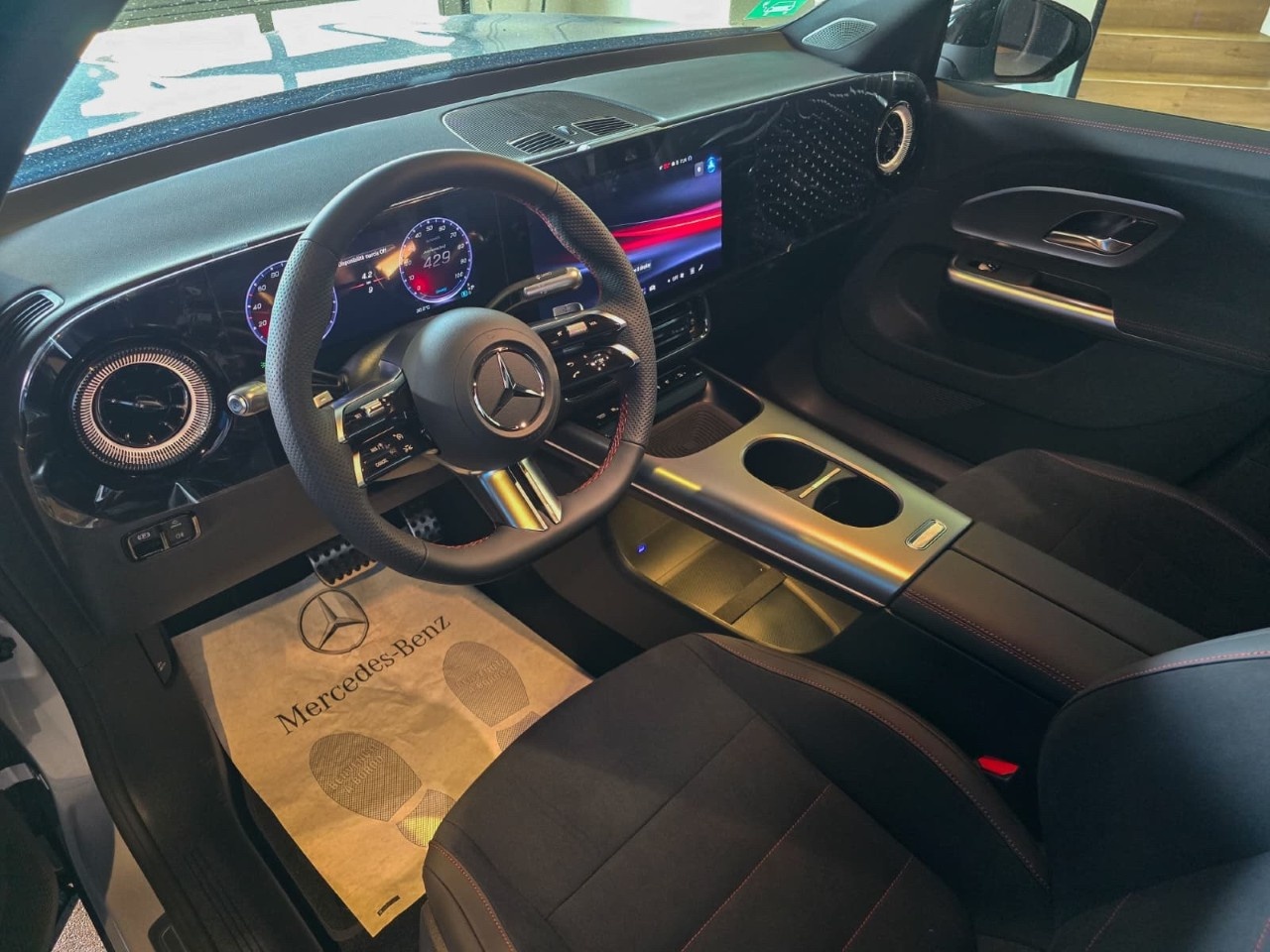 Mercedes GLB Elettrica GLB 250+ con tecnologia EQ Advanced Plus - 6