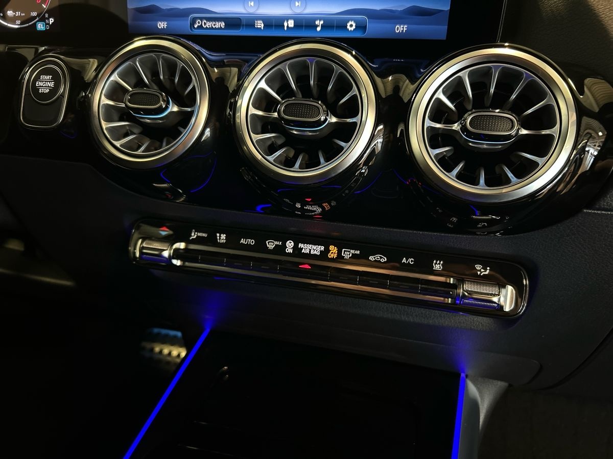 Mercedes  GLA 250 e Plug-In-Hybrid AMG Line Advanced Plus 8G-DCT - 14