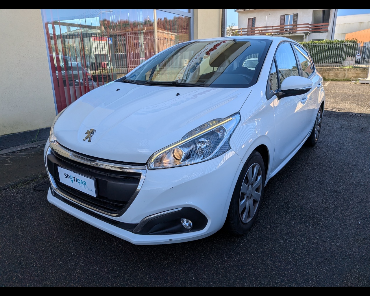 PEUGEOT 208 5p 1.6 bluehdi Active 75cv Usata