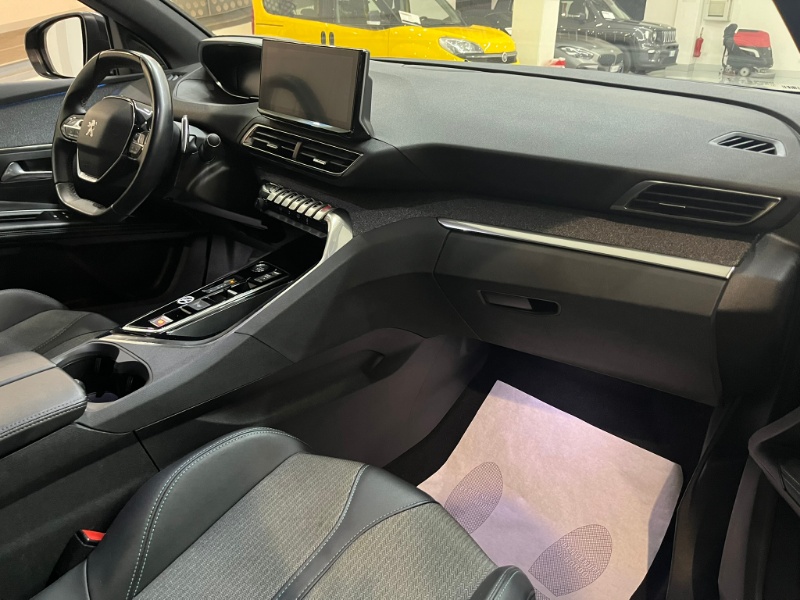 PEUGEOT – 3008 Hybrid4 300 e-EAT8 Allure Pack