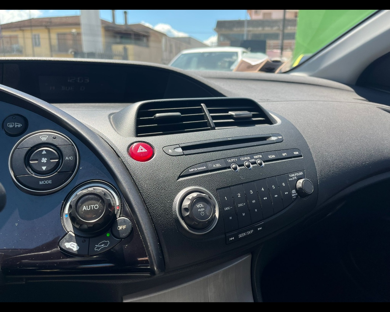 Foto HONDA Civic 5p 1.4 i-dsi Elegance LE (sport)