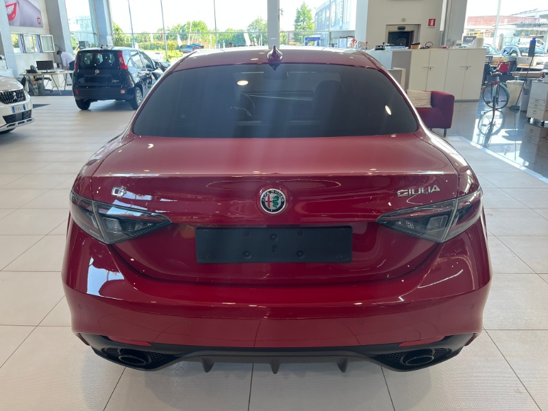 ALFA ROMEO – Giulia 2.0 Turbo 280 CV AT8 AWD Q4 Competizione