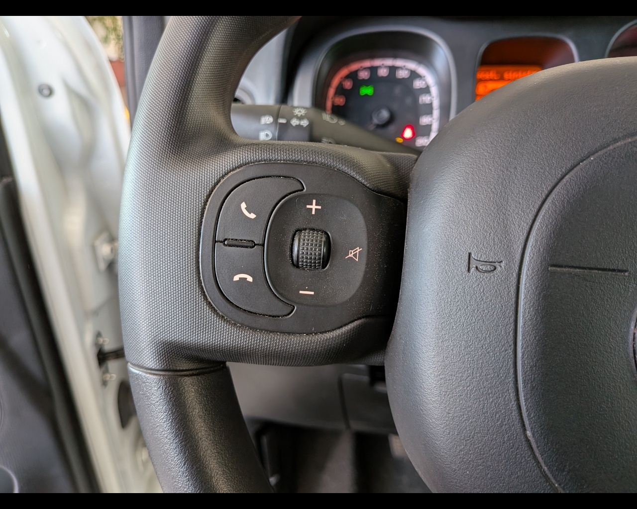 Foto FIAT Panda 1.0 firefly hybrid Cross s&s 70cv 5p.ti