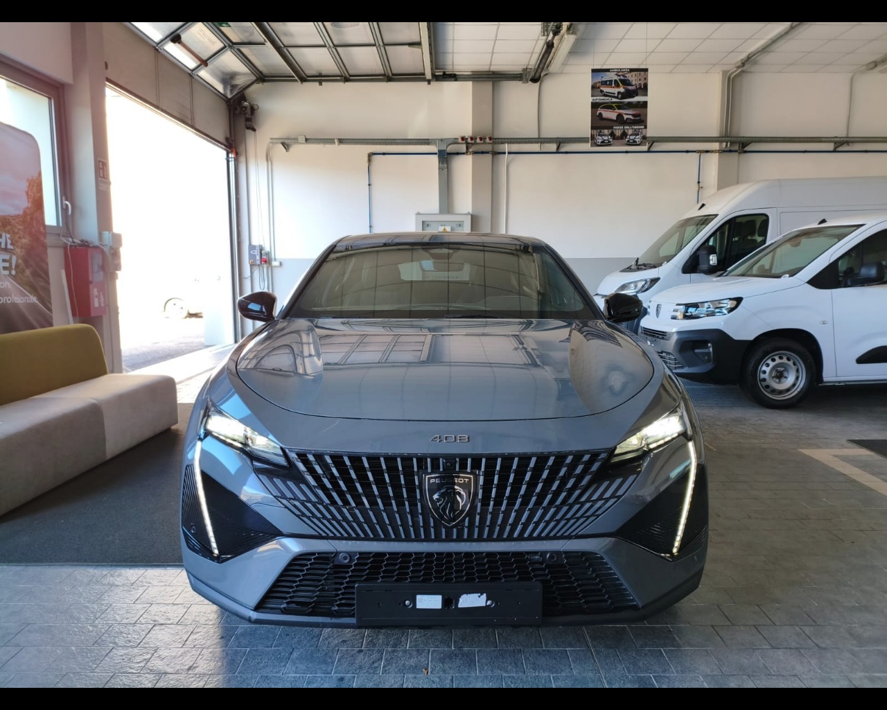 Foto PEUGEOT 408 1.2 hybrid GT 136cv e-dsc6