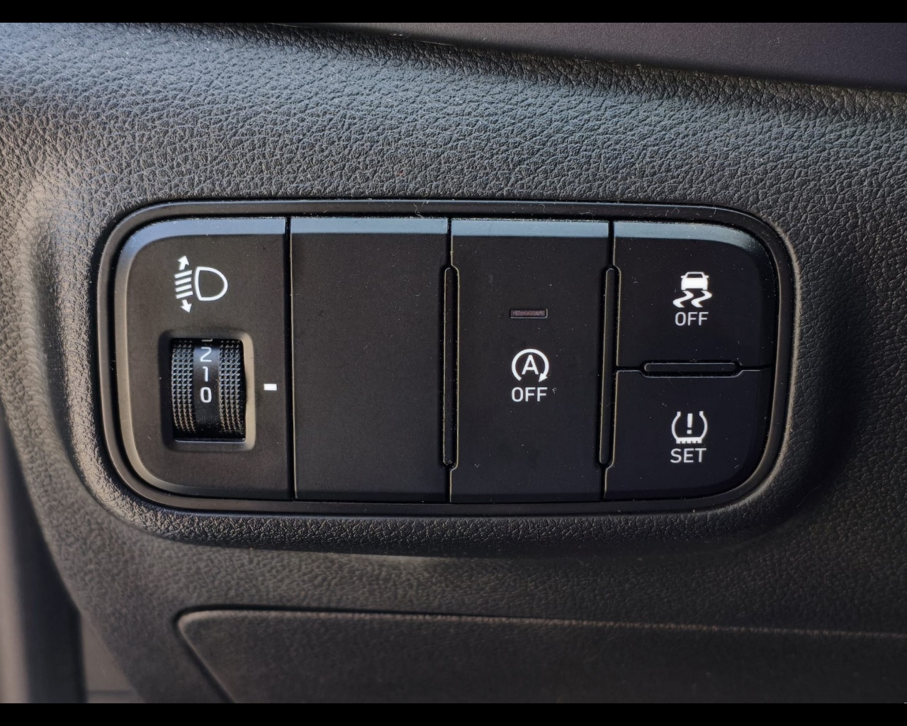 Foto HYUNDAI i20 1.2 mpi Connectline