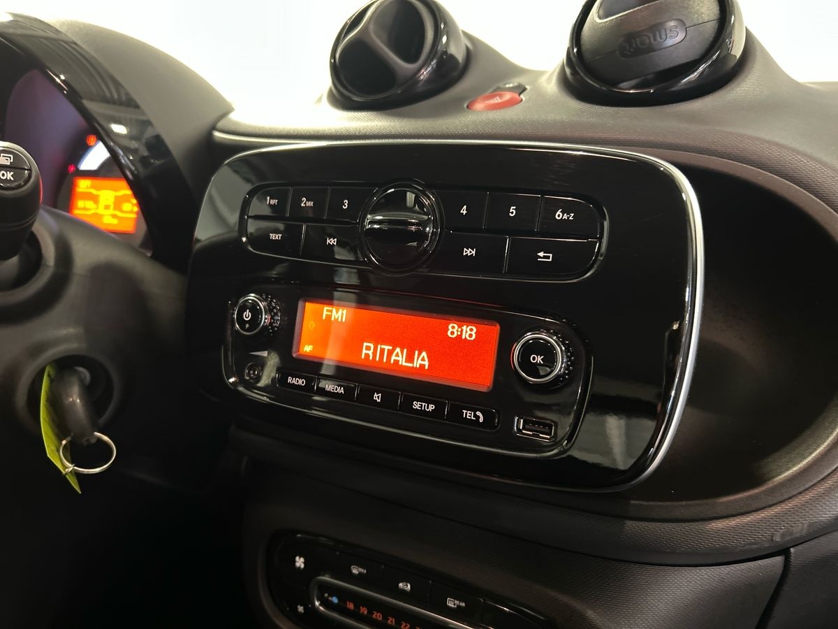 smart fortwo fortwo 4,6kW EQ Pure - 12